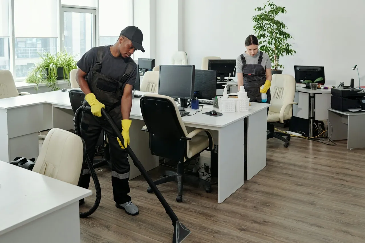 Maximize Productivity with a Professional Deep Cleaning Service
